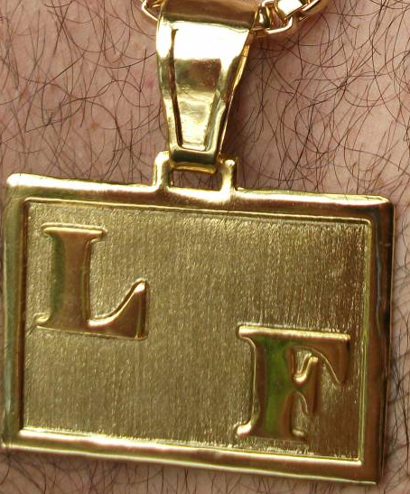 Placa 2 Letras Folheado a Ouro 18k