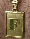 Placa Grande Qualquer Letra Folheado a Ouro 18k
